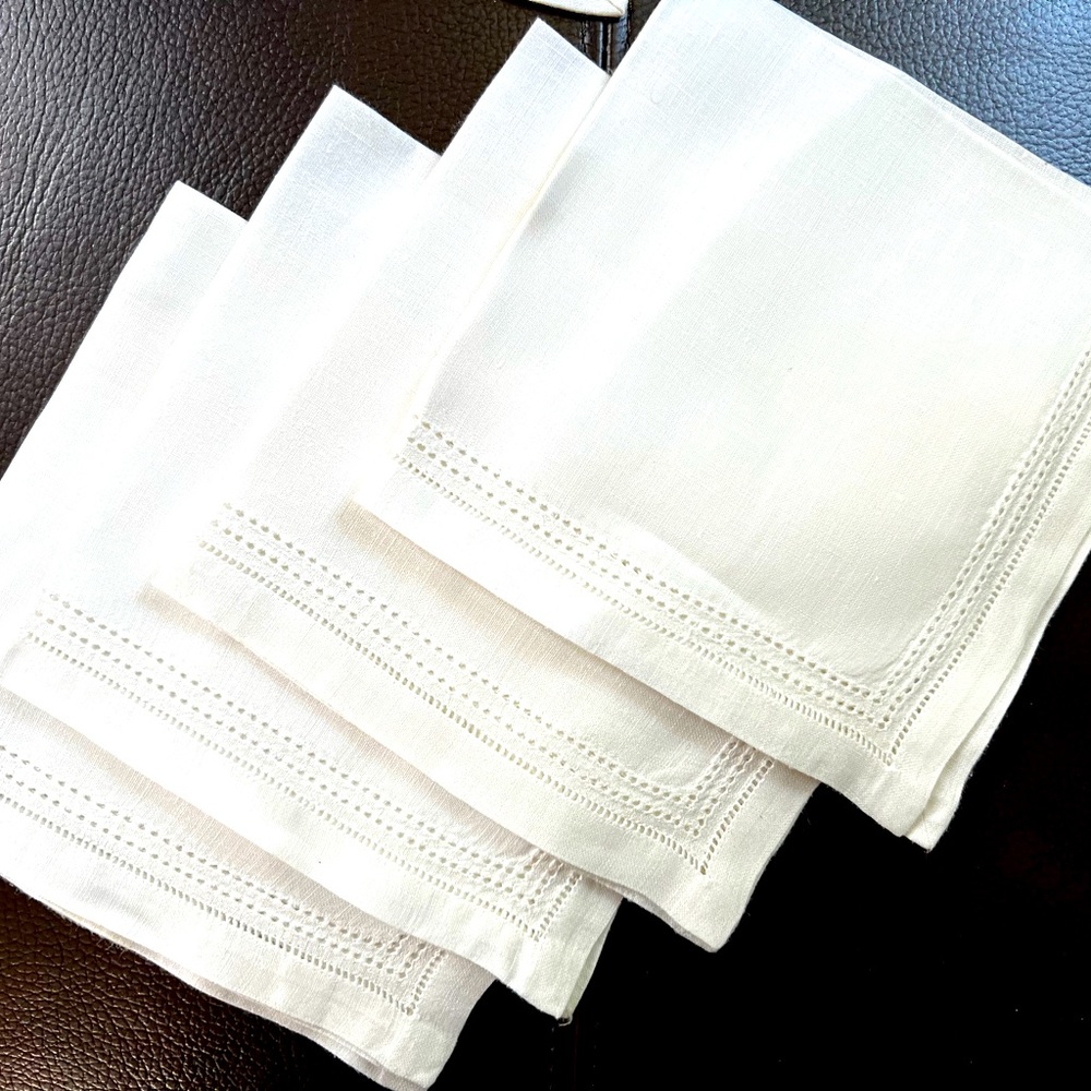 Vintage Square Table Cloth with embellished border, plus 4 matching napkins.
